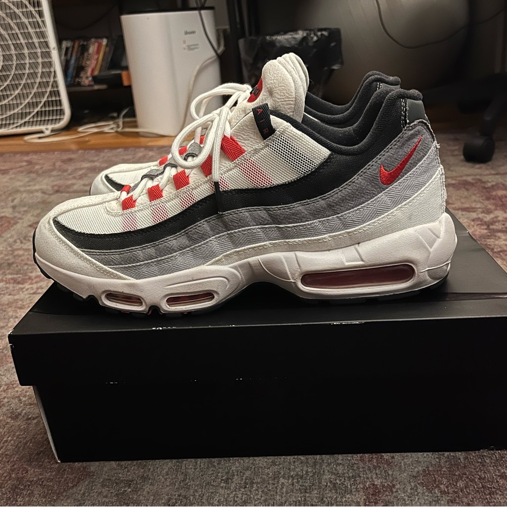 Nike Air Max 95 QS “Japan” Sneakers
